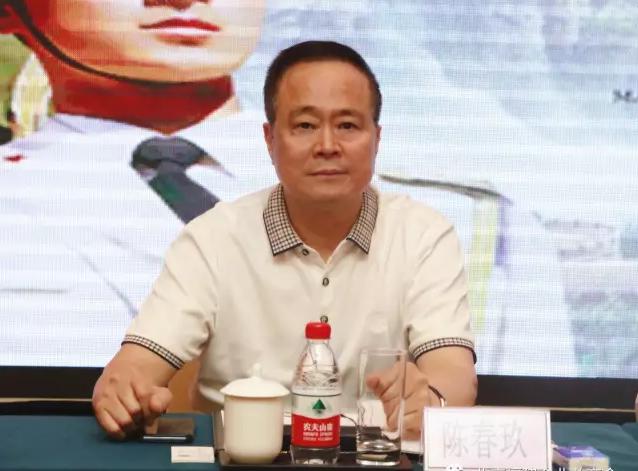 北京福建企業總商會黨委書記、會長陳春玖